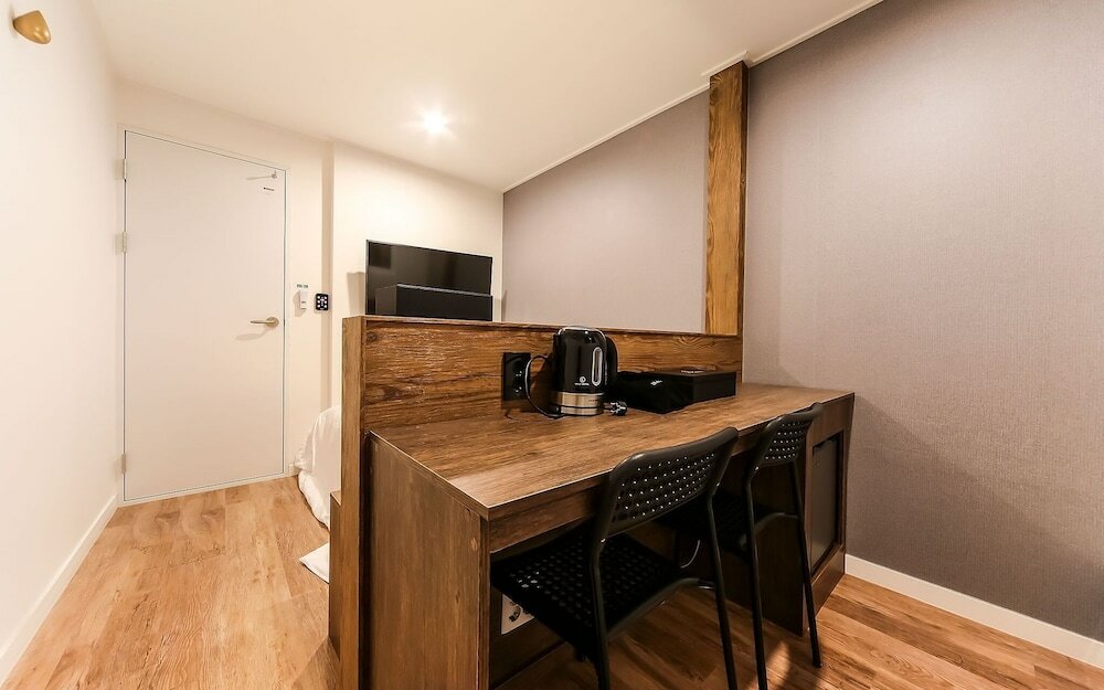 Фото Changwon Jinhae Hotel Lrui