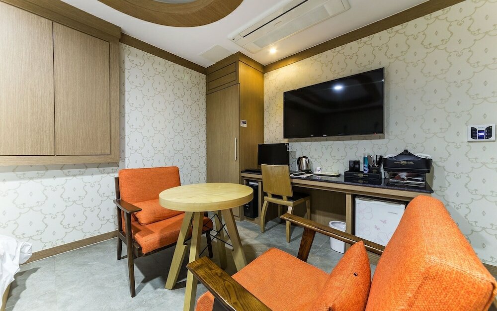 Фото Suwon Orsay Hotel