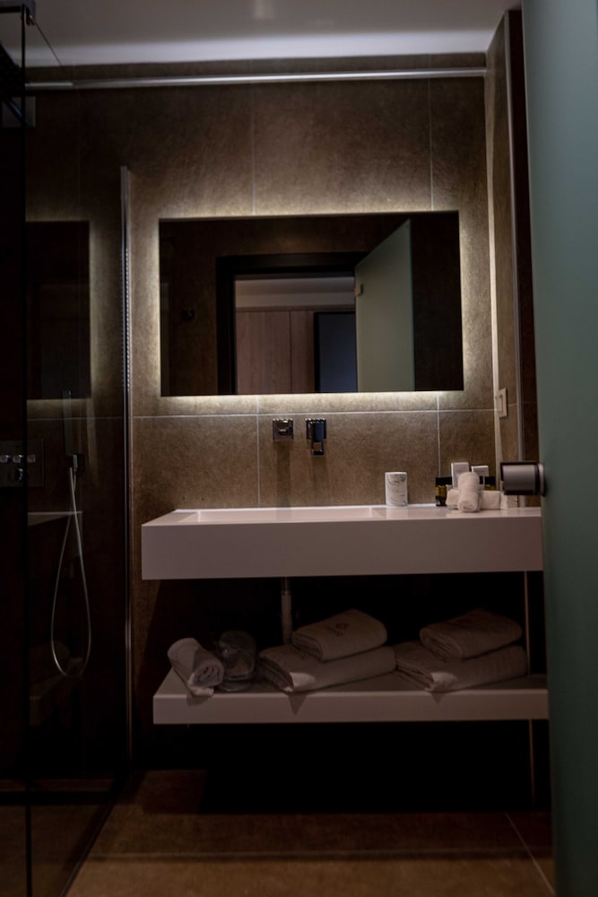 Фото Mirror Hotel