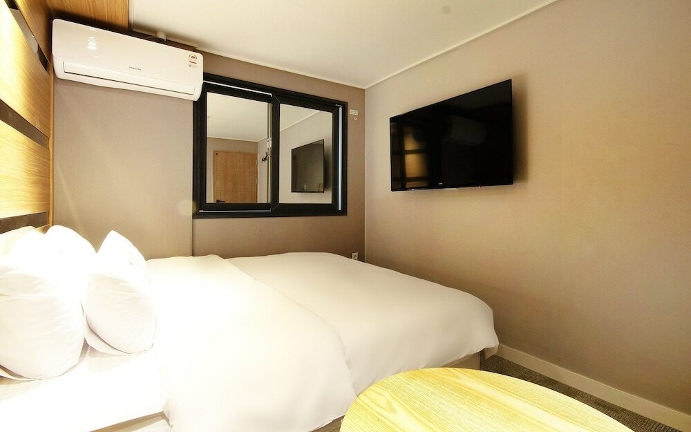 Фото Changwon Jinhae Hotel Two Heart