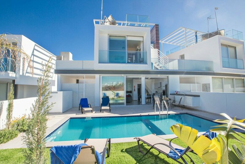 Гостиница Villa Prol25, Beautiful 2bdr Protaras Villa With Pool, Close to Fig Tree Bay