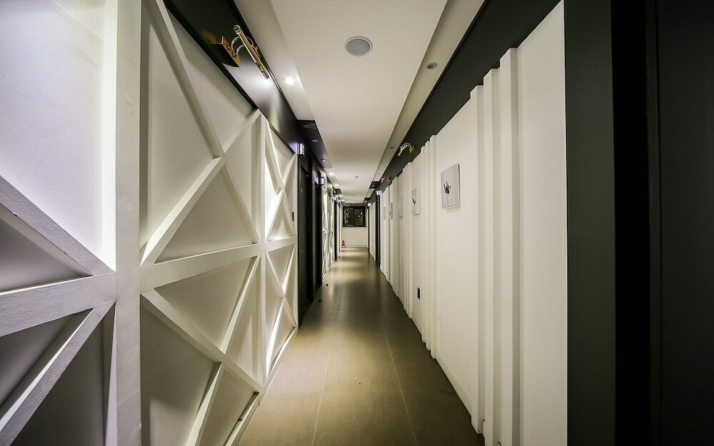 Фото Changwon Jinhae Yongwon Brown Dot Hotel