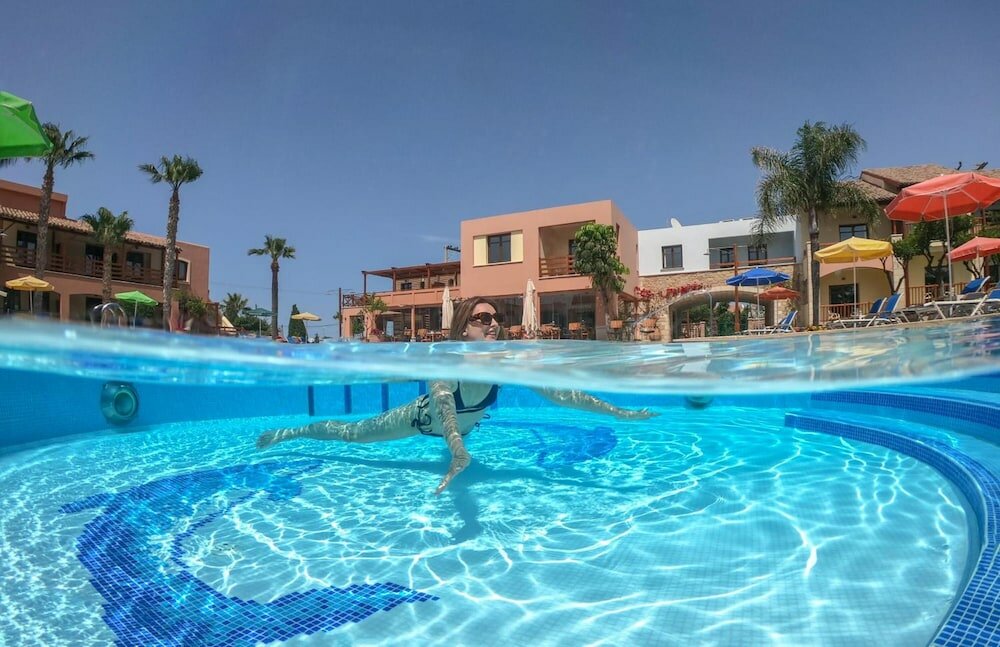 Фото Omega Platanias