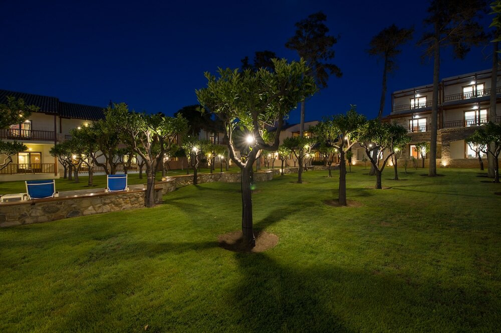 Фото Omega Platanias