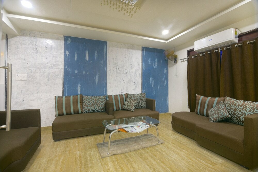 Фото Hotel Pal Residency