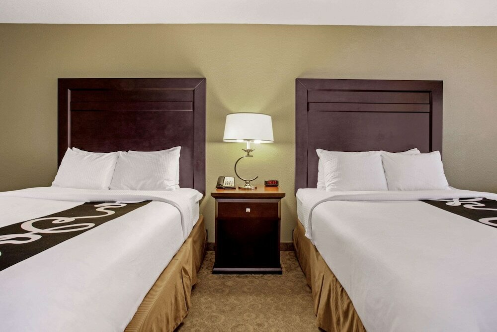 Фото La Quinta Inn & Suites by Wyndham Bismarck