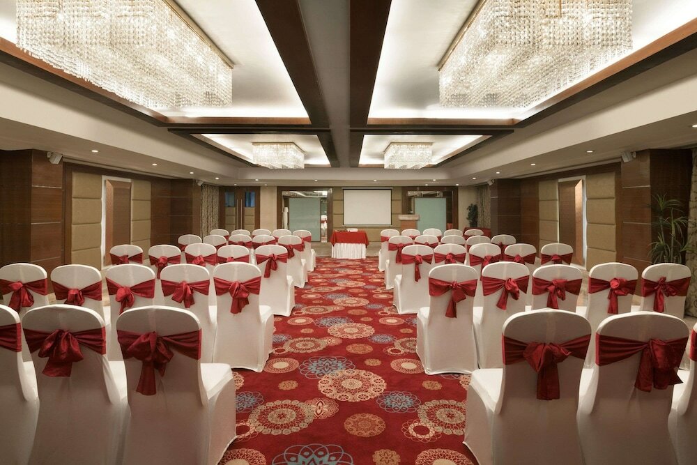 Фото Ramada by Wyndham Ahmedabad