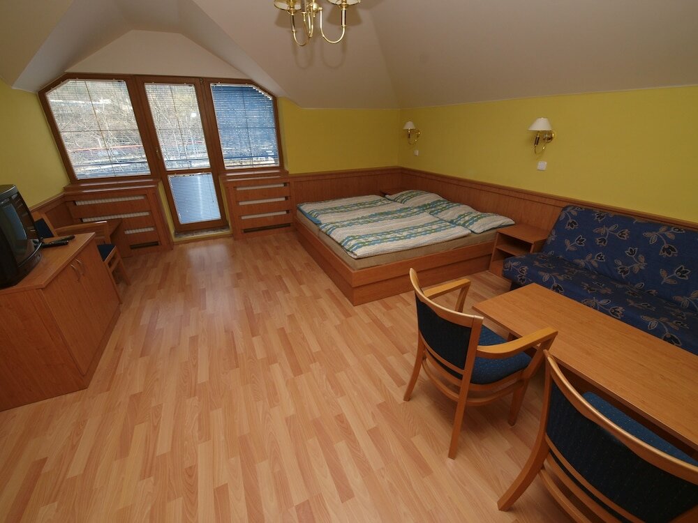 Фото Holiday Hotel Macocha