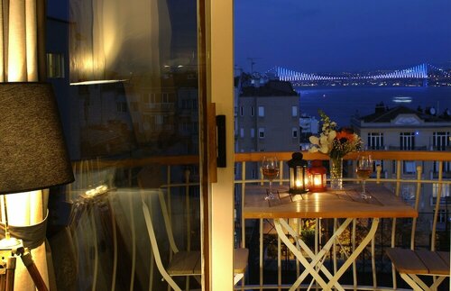 Гостиница Urban Suites Istanbul в Бейоглу