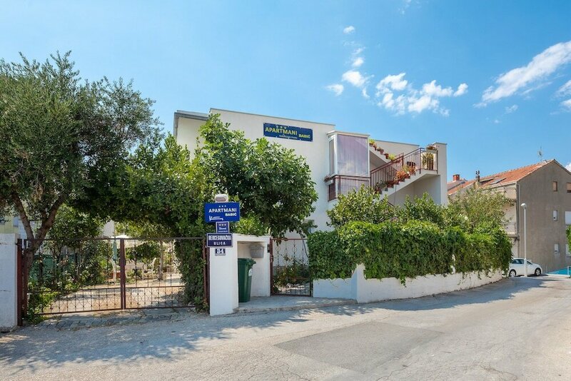 Гостиница A1 - apt Near Beach With Patio, Parking and Grill