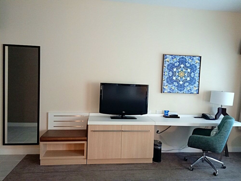 Фото Hilton Garden Inn Calabasas