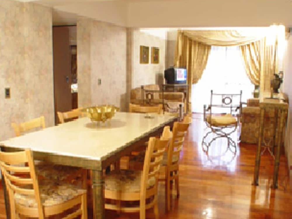 Фото Reina Victoria Suites & Towers