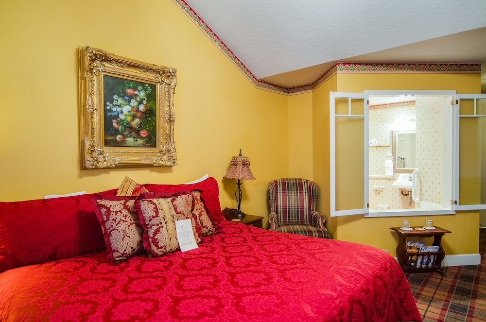 Фото Campbell House Inn