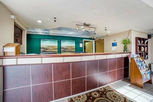 Гостиница Rodeway Inn & Suites - Nampa