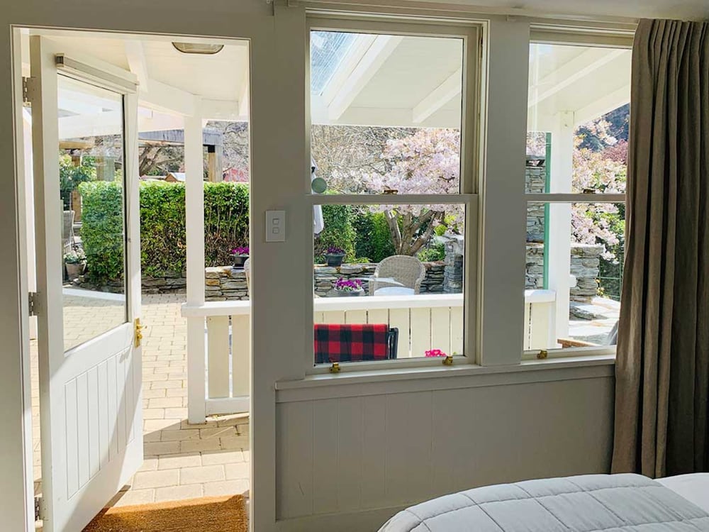 Фото Arrowtown Lodge