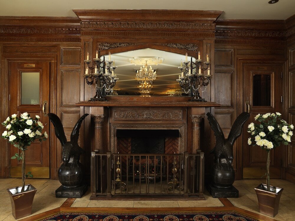 Фото The Royal Toby Hotel