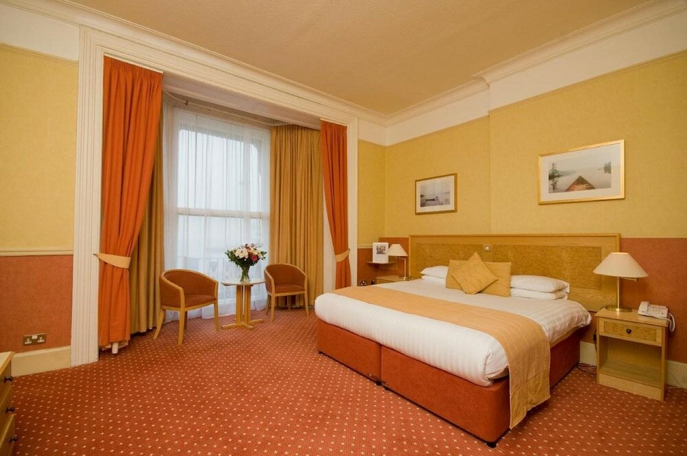 Фото The Royal Beach Hotel