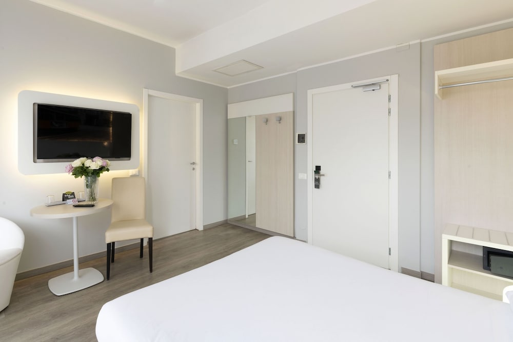 Фото Kleos Hotel Milano