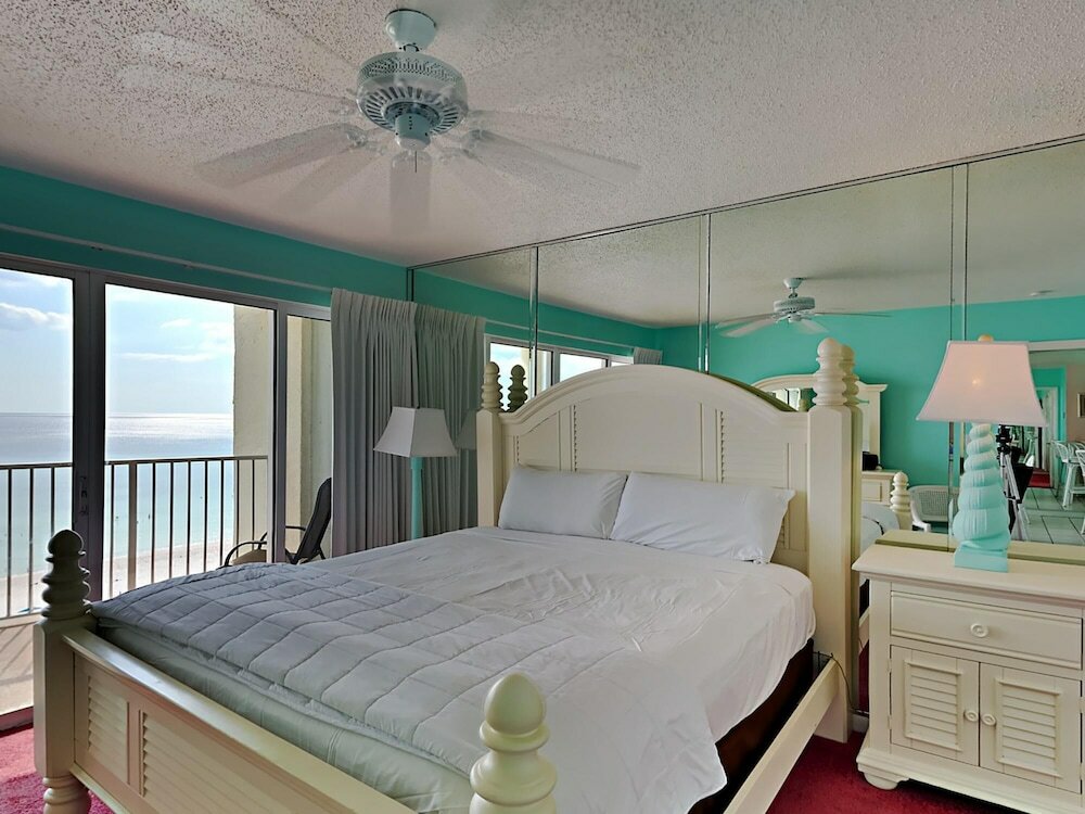 Фото Long Beach Resort by Southern Vacation Rentals