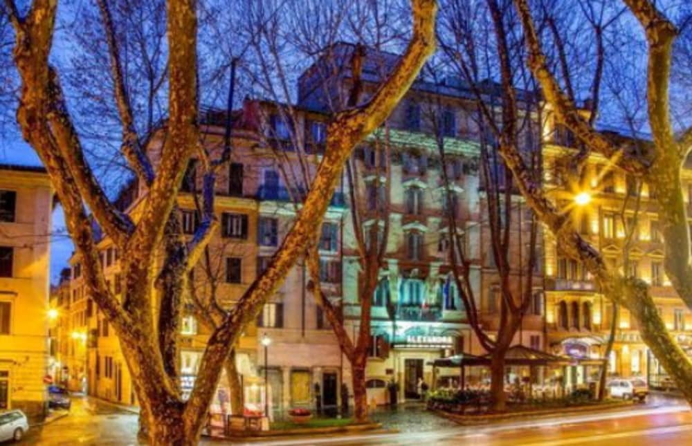 Фото Hotel Alexandra