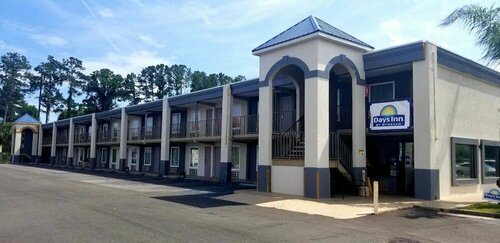 Гостиница Days Inn by Wyndham Brunswick/St. Simons Area