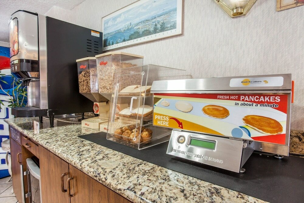 Фото Econo Lodge SeaTac Airport North