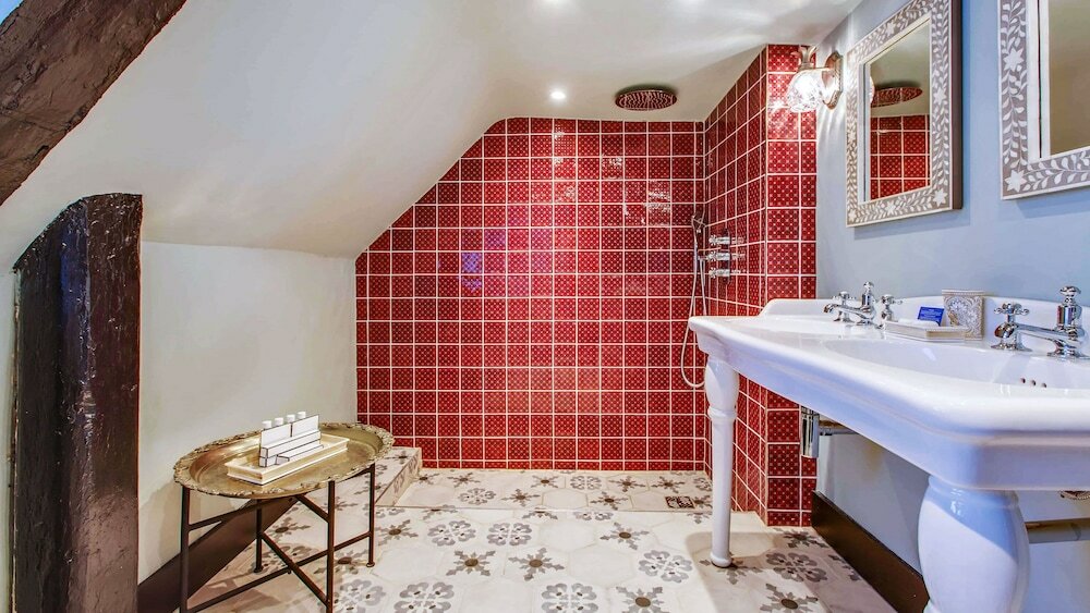 Фото The Maids Head Hotel