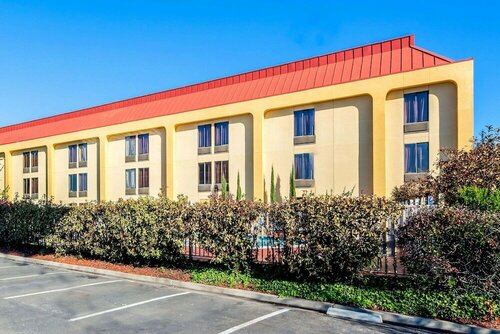 Гостиница La Quinta Inn & Suites by Wyndham Oakland Airport Coliseum