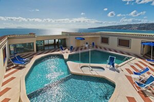 Гостиница Royal Continental Naples