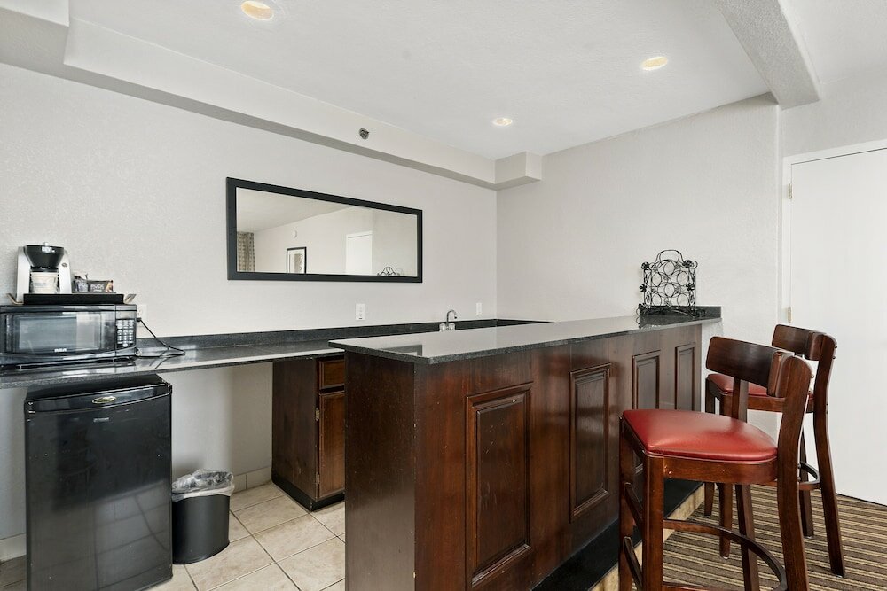 Фото Wyndham Garden Norfolk Downtown