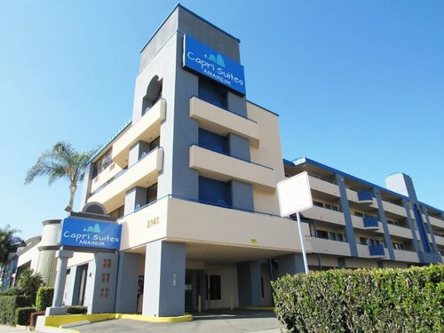 Гостиница Capri Suites Anaheim в Анахайме