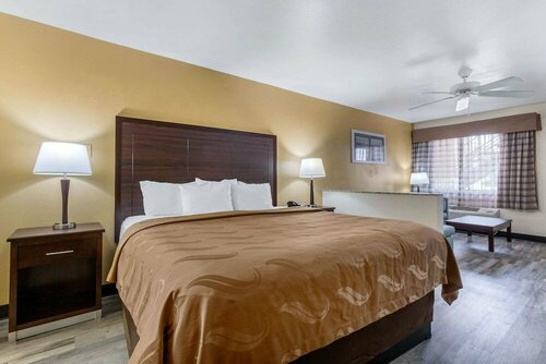 Гостиница Quality Inn & Suites near Downtown Mesa в Месе