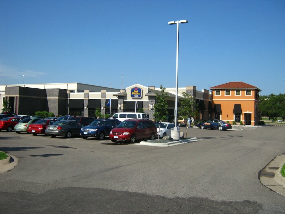 Фото Best Western Plus Bloomington Hotel