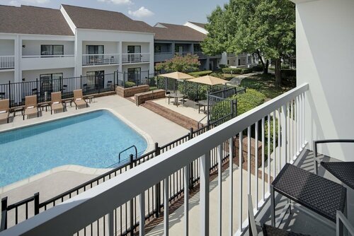 Гостиница Courtyard by Marriott Addison Midway в Аддисоне