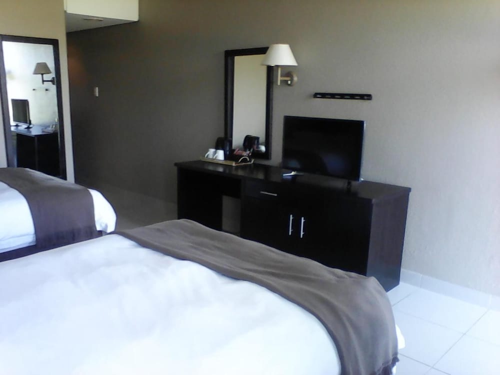 Фото Wilderness Beach Hotel