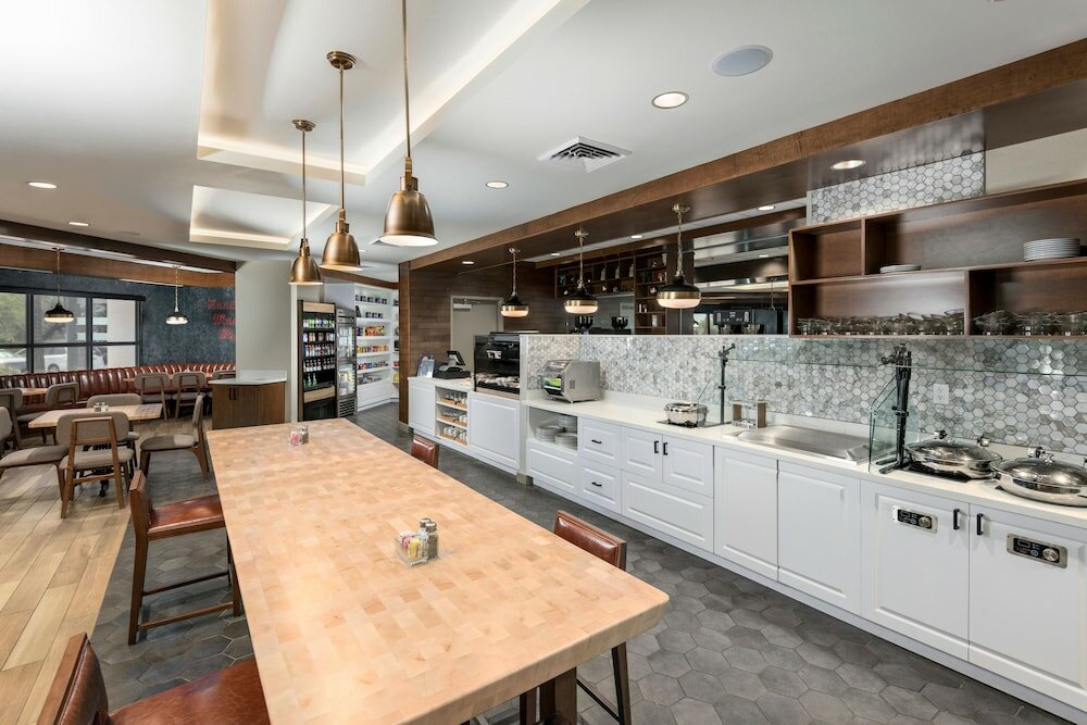 Фото DoubleTree by Hilton Phoenix Chandler