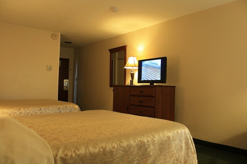 Фото Best Western Village Inn