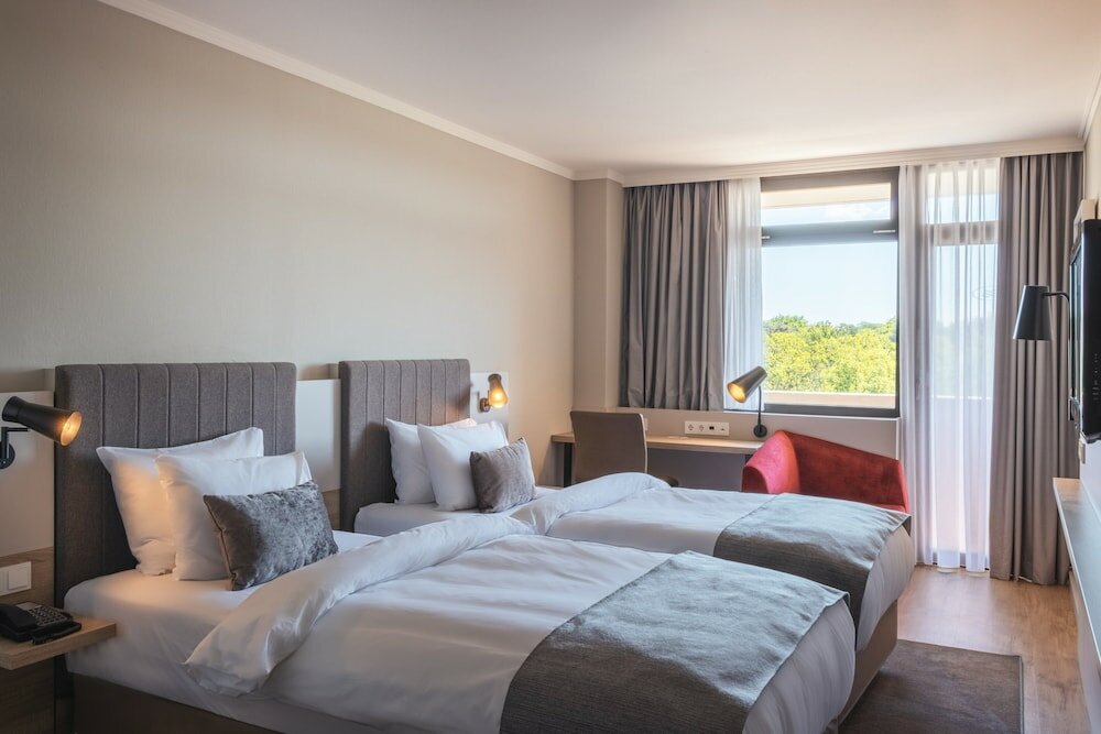 Фото Crowne Plaza Frankfurt Congress Hotel, an Ihg Hotel