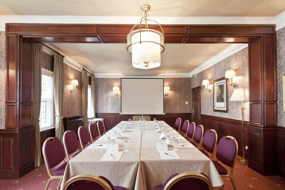 Фото Best Western Plough & Harrow Hotel