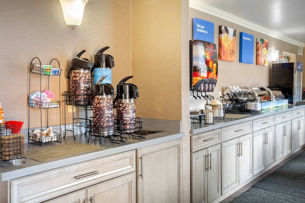 Фото Comfort Inn Castro Valley