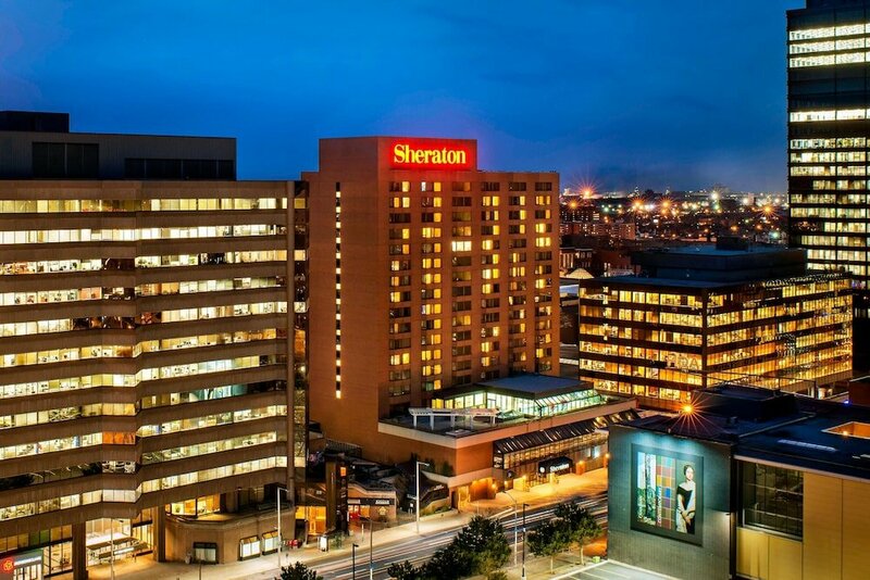 Гостиница Sheraton Hamilton Hotel в Гамильтоне