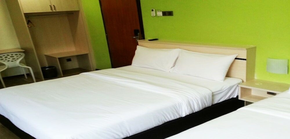 Фото Merlin Hotel