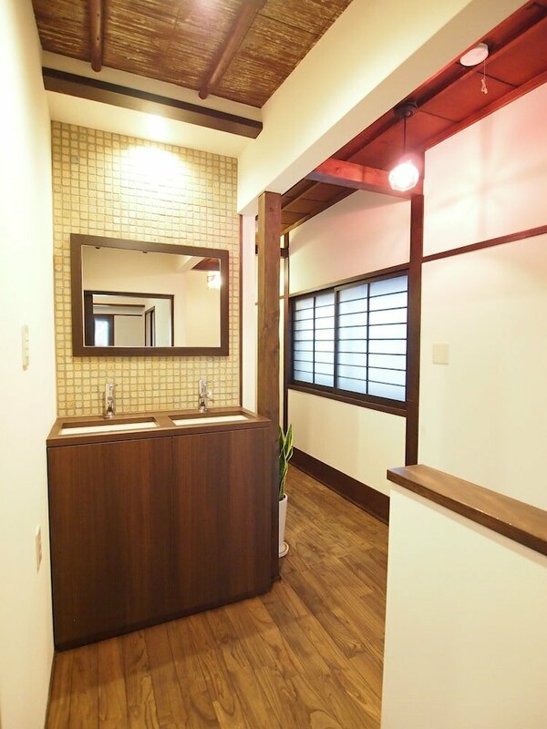 Гостиница Tenma Itoya Guest House - Hostel в Осаке
