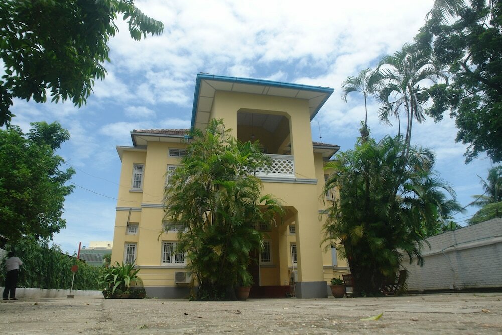 Фото Golden Guest Inn