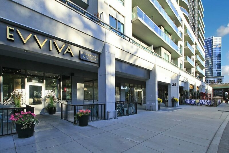 Гостиница Napa Furnished Suites & Apartments в Торонто