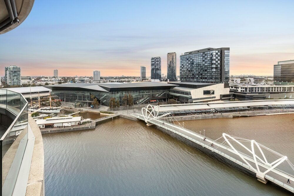 Фото Melbourne Holiday Apartments Flinders Wharf