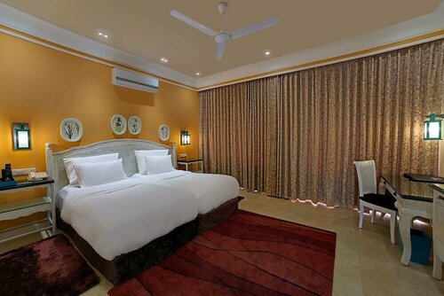 Гостиница Mayfair Palm Beach Resort