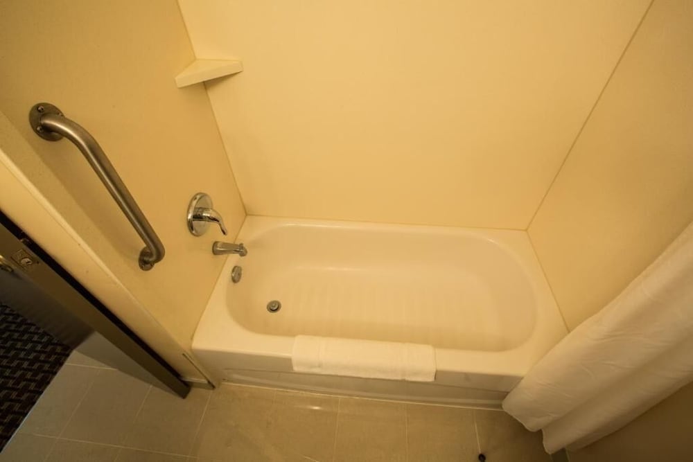 Фото The Village Inn