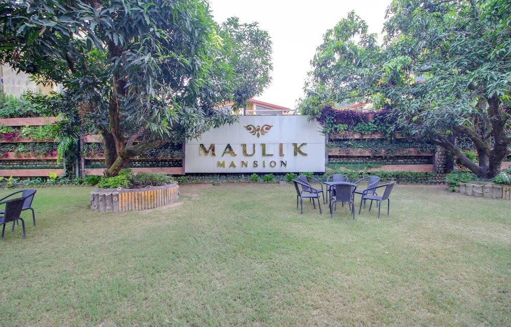 Фото Maulik Mansion Resort