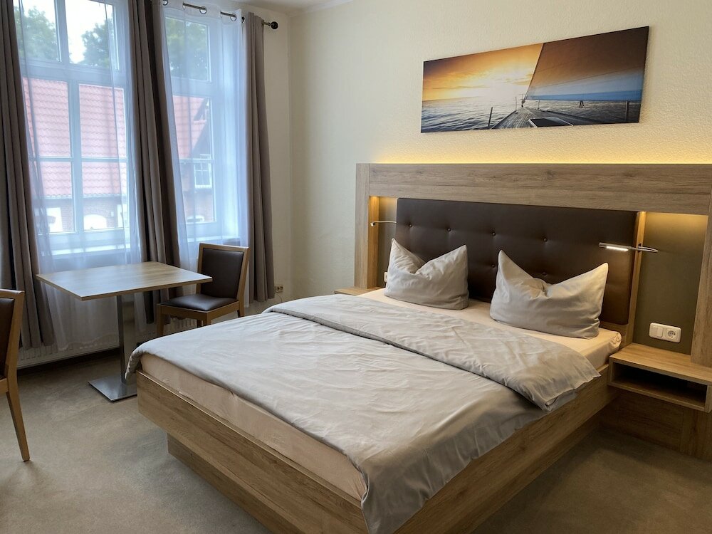 Фото Hotel Pension Zum Alten Fährhaus